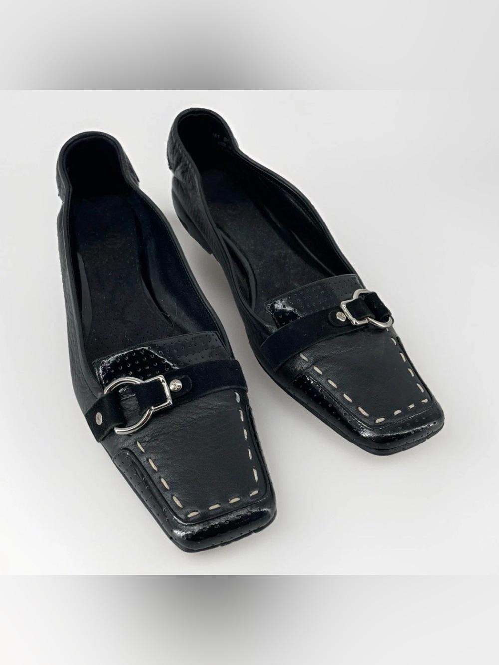 Cole Haan  women's Air  black leather loafers padded soft walk  sz 7 B Brontë